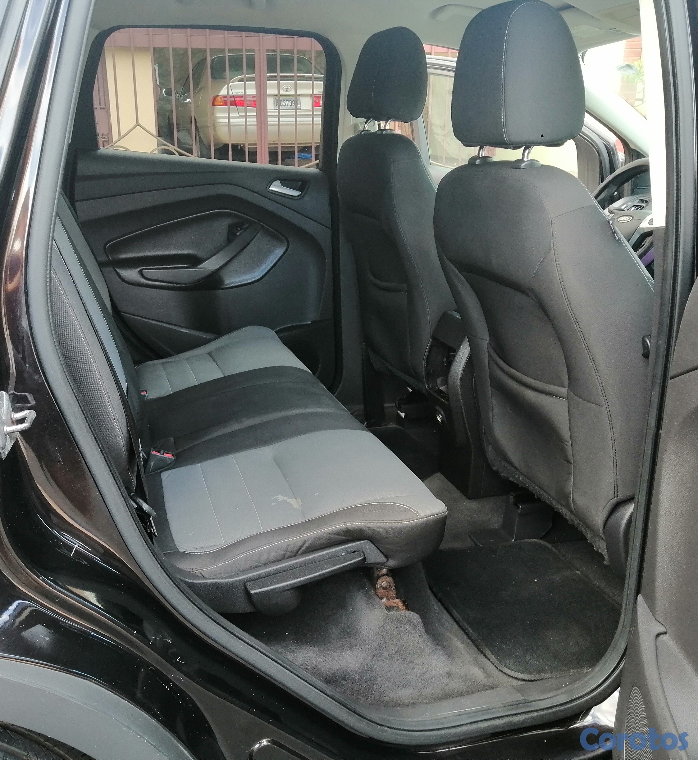 jeepetas y camionetas - Ford Escape SE 4WD 13 Traspaso Incluidos  9