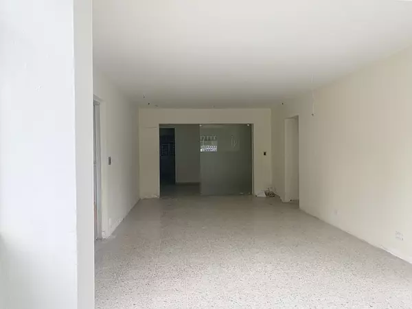 oficinas y locales comerciales - Alquiler local comercial en Evaristo 5