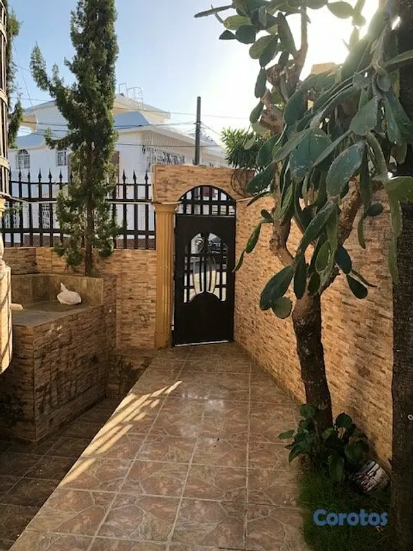 casas - ALQUILO UN SEMISOTANO 2