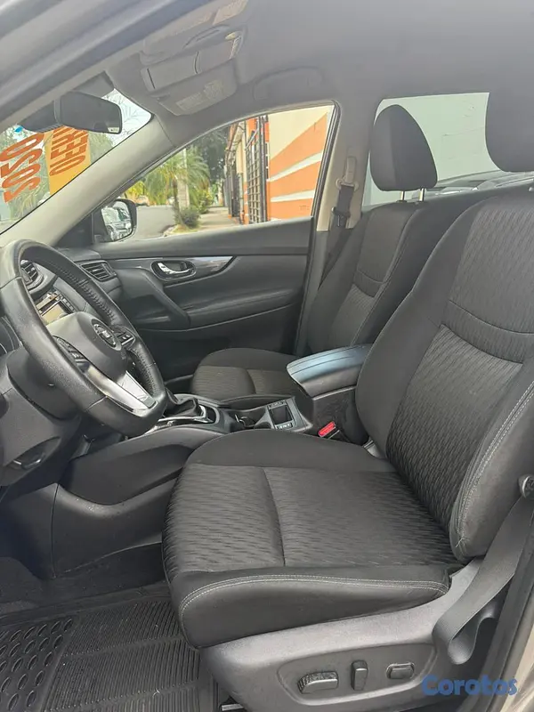 jeepetas y camionetas - Nissan Rogue SV 2020 3