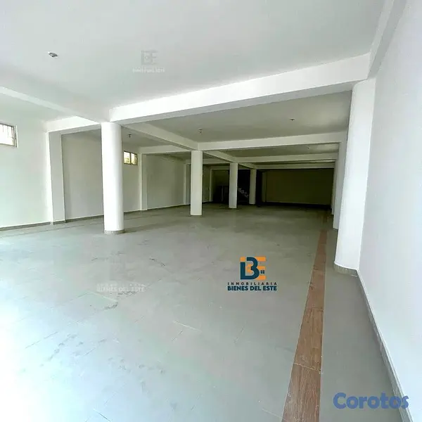 oficinas y locales comerciales - DE VENTA Amplio LOCAL COMERCIAL de Dos Niveles 📍EN 4