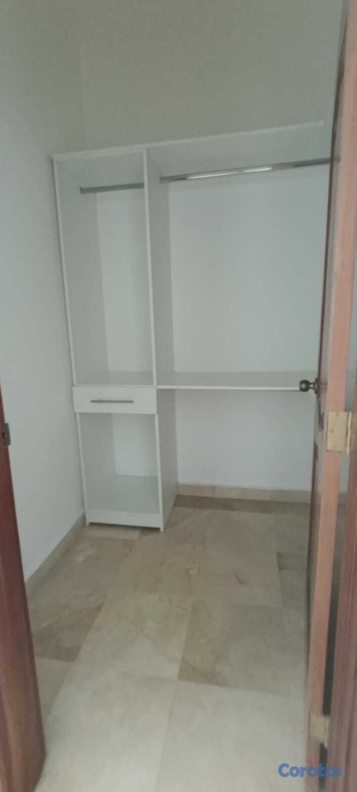 apartamentos - Renacimiento, Amplio apartamento en Torre Clásica 9