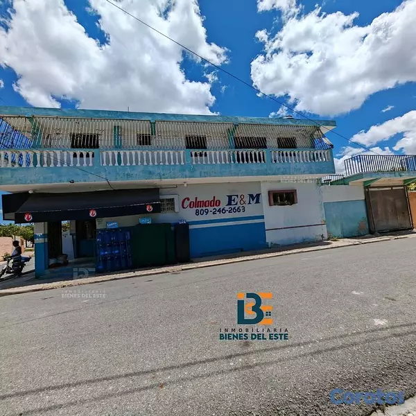 casas - Se vende estrategica propiedad en Miamar, muy bien 3