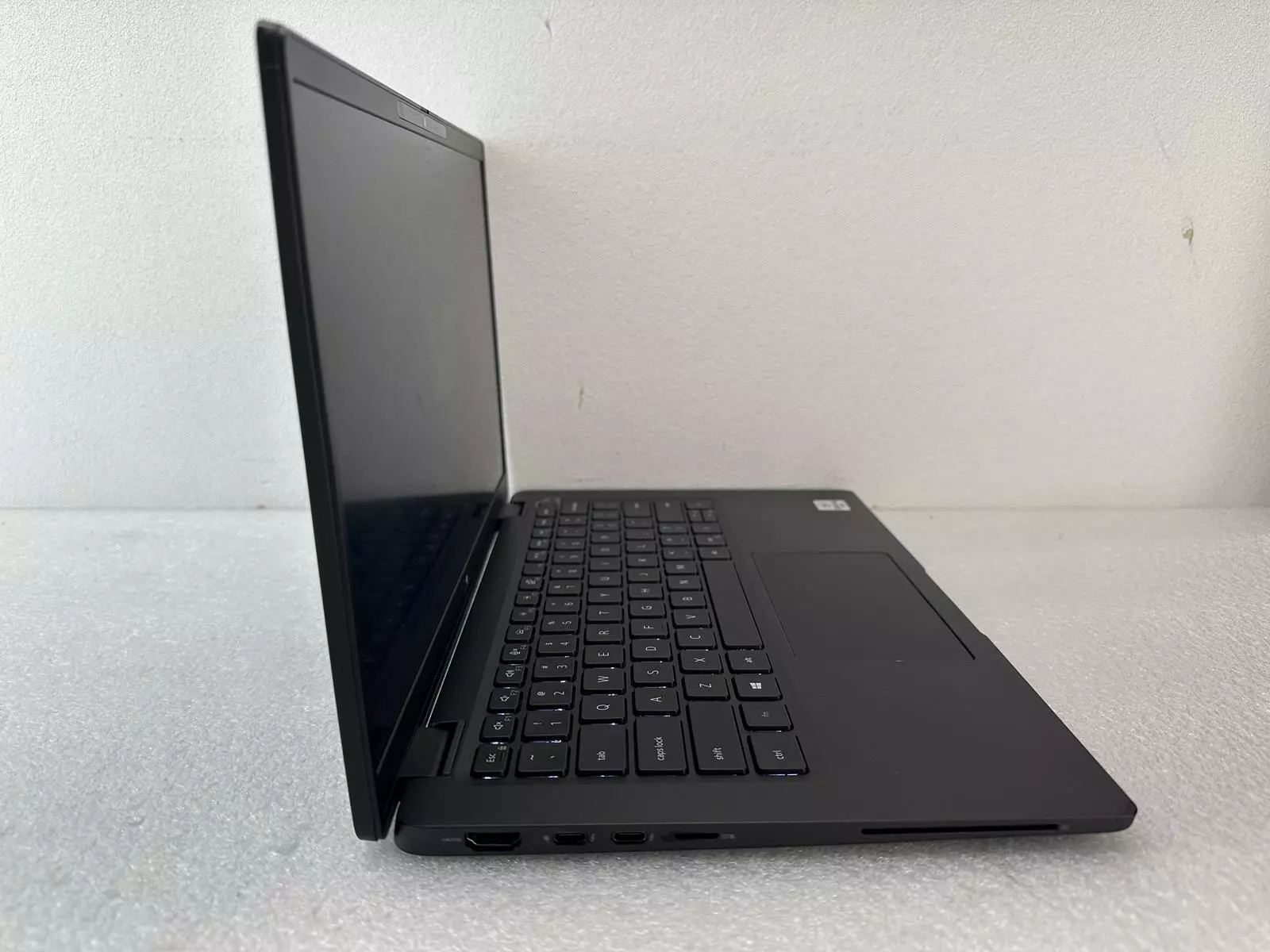 computadoras y laptops - Laptop Dell 7410 i5 de 8va, 8GB Memoria, 256GB SSD 3