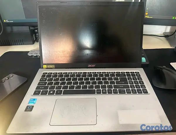 computadoras y laptops - Acer aspire 5 pantalla dañada y tapa inferior para cambiar  4