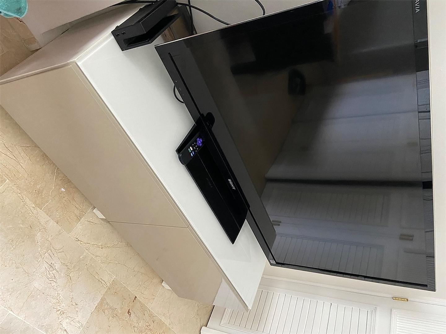 muebles y colchones - Mesa Ikea de televisión