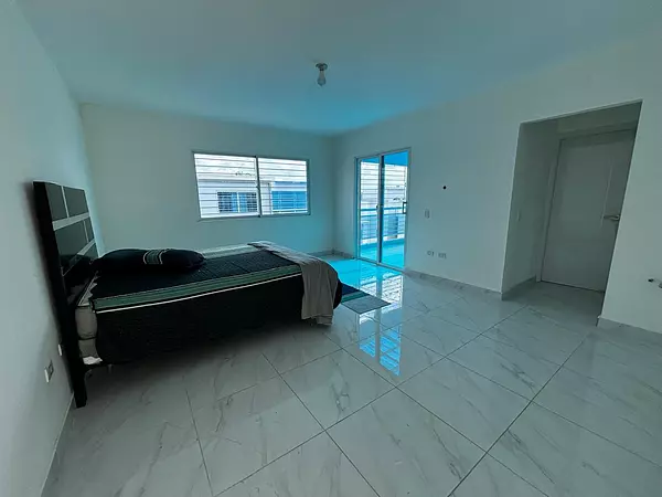 apartamentos - Apartamento 4to. Piso con 4 habitaciones y terraza 4
