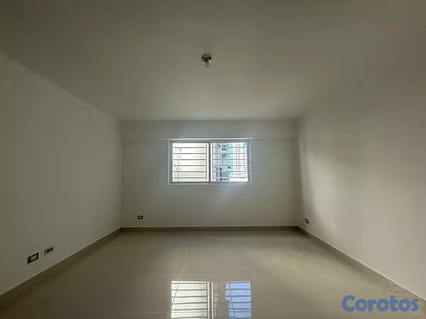 apartamentos - Alquiler de apto piso alto de 3 hab con baños piso alto y ascensor  2