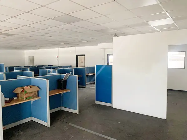 oficinas y locales comerciales - Local céntrico en Naco 5