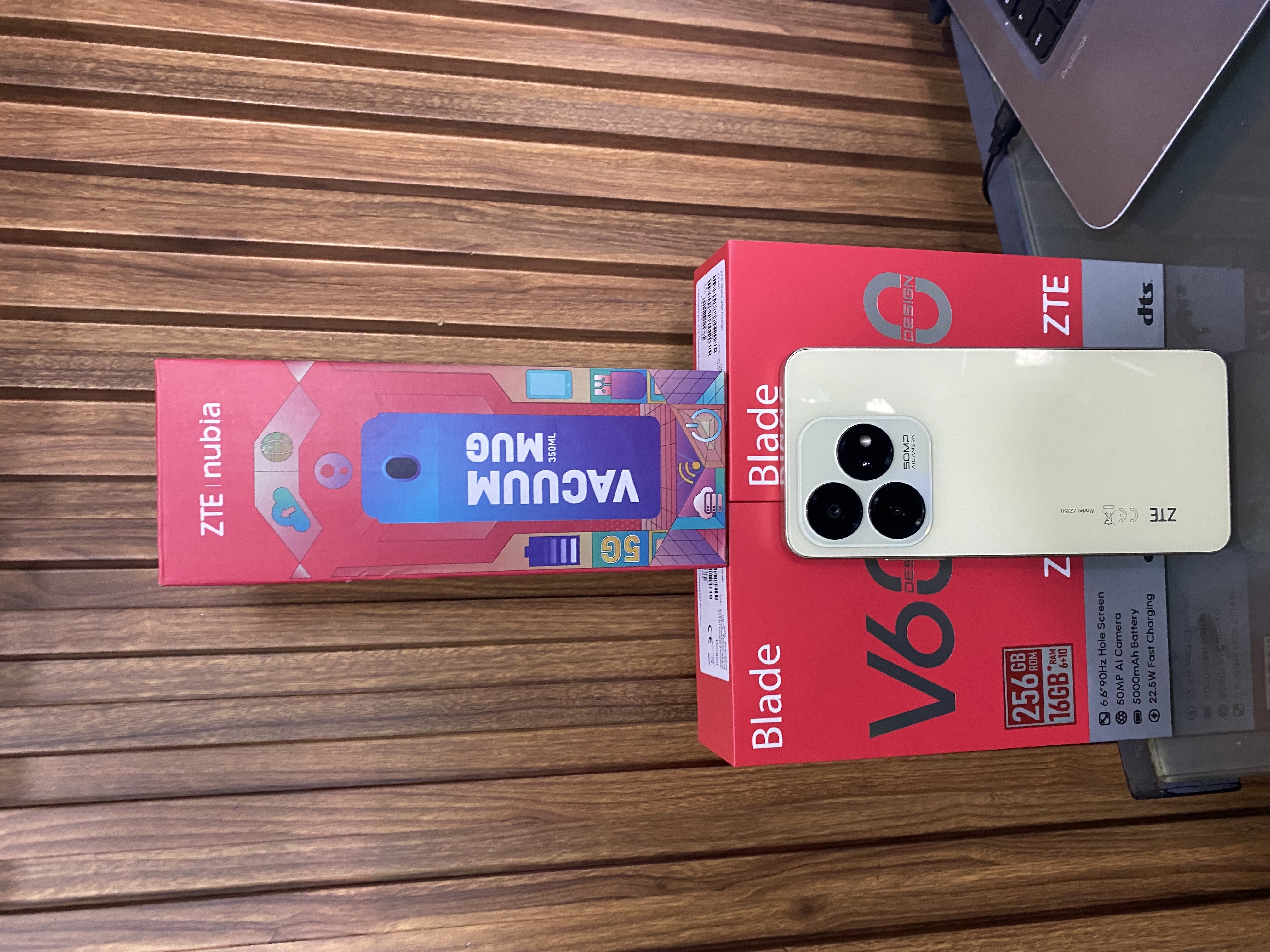 celulares y tabletas - Zte v60 256GB+16  5