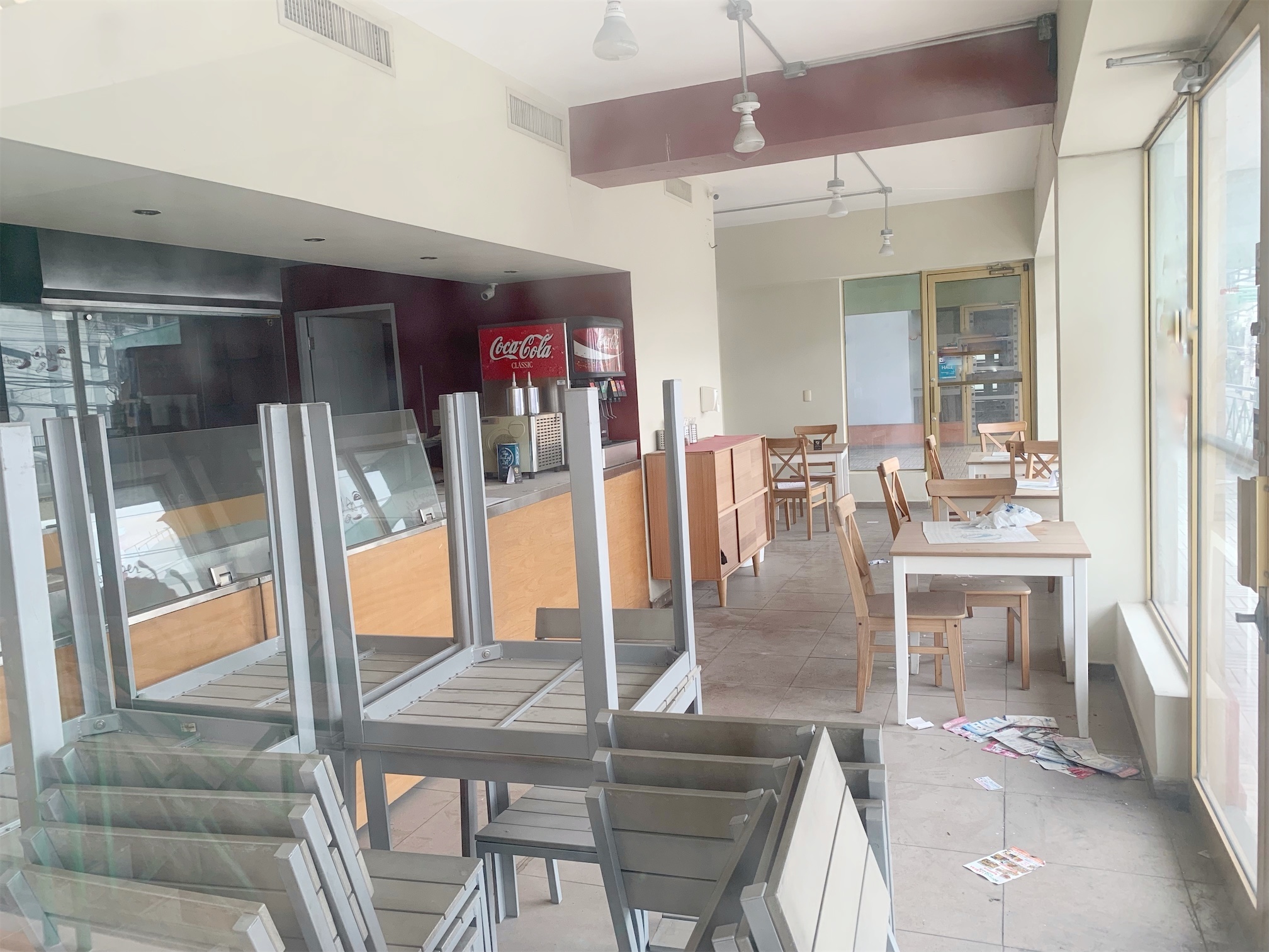 oficinas y locales comerciales - Local en Piantini céntrico  4