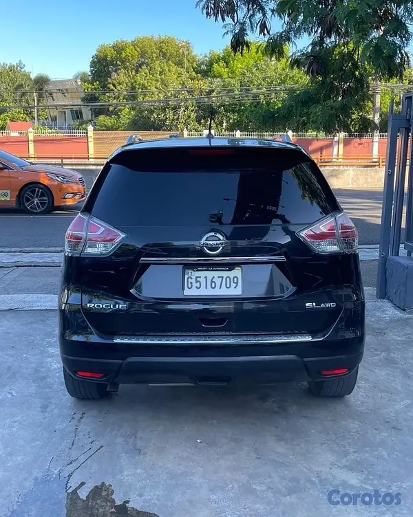 jeepetas y camionetas - NISSAN ROGUE SV AWD 2016
 4