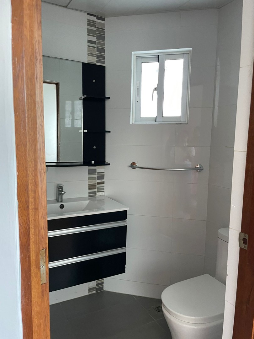 apartamentos - Alquiler apartamento en Evaristo morales 
2 habitaciones 
2 baños
sala 
cocina
 2