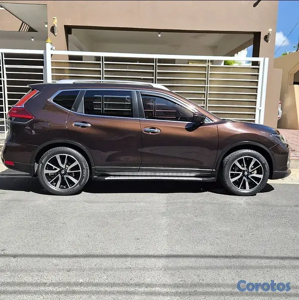 jeepetas y camionetas - Nissan x-trail 2019 muy poco uso como nueva unico dueño 6