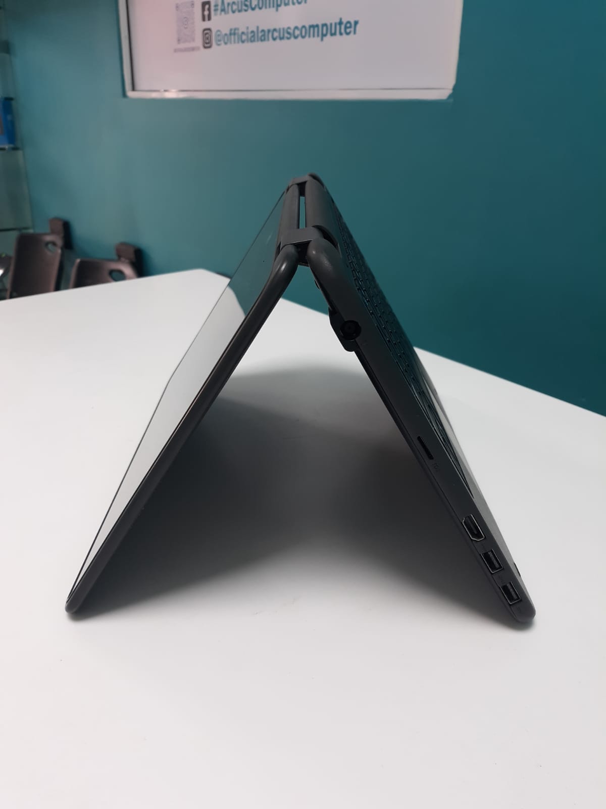 computadoras y laptops - Laptop, Dell Latitude 3189 (touch) / 7th Gen, Inte
