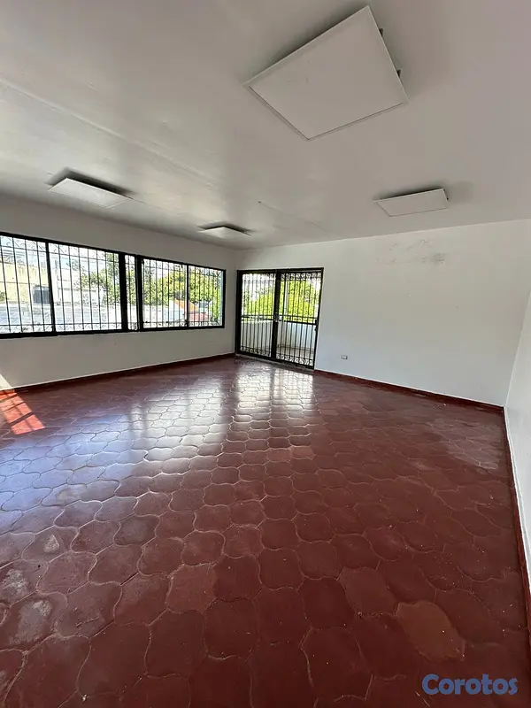 oficinas y locales comerciales - Casa Comercial en el Reparto Oquet, Los Jardines 2