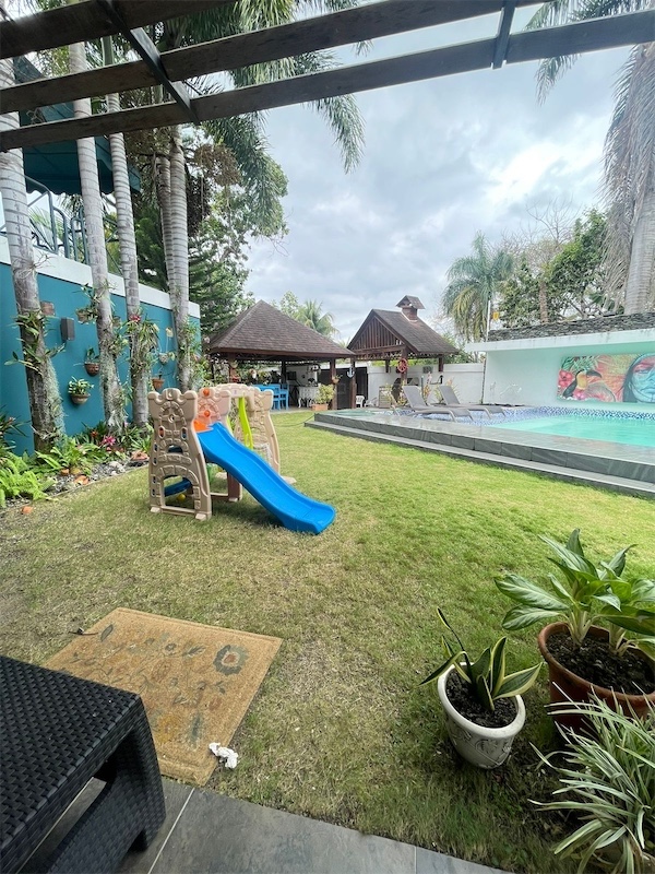 casas - Venta de casa con piscina de 1,159mts en el Distrito Nacional Santo Domingo  3