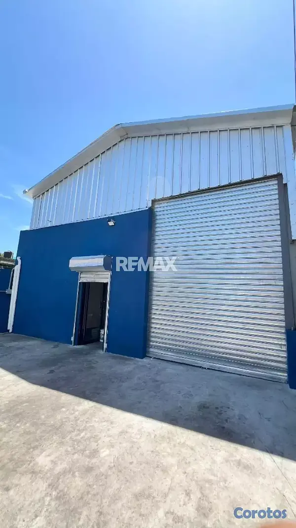 oficinas y locales comerciales - Nave industrial de 500mt2 en alquiler en Ensanche  3