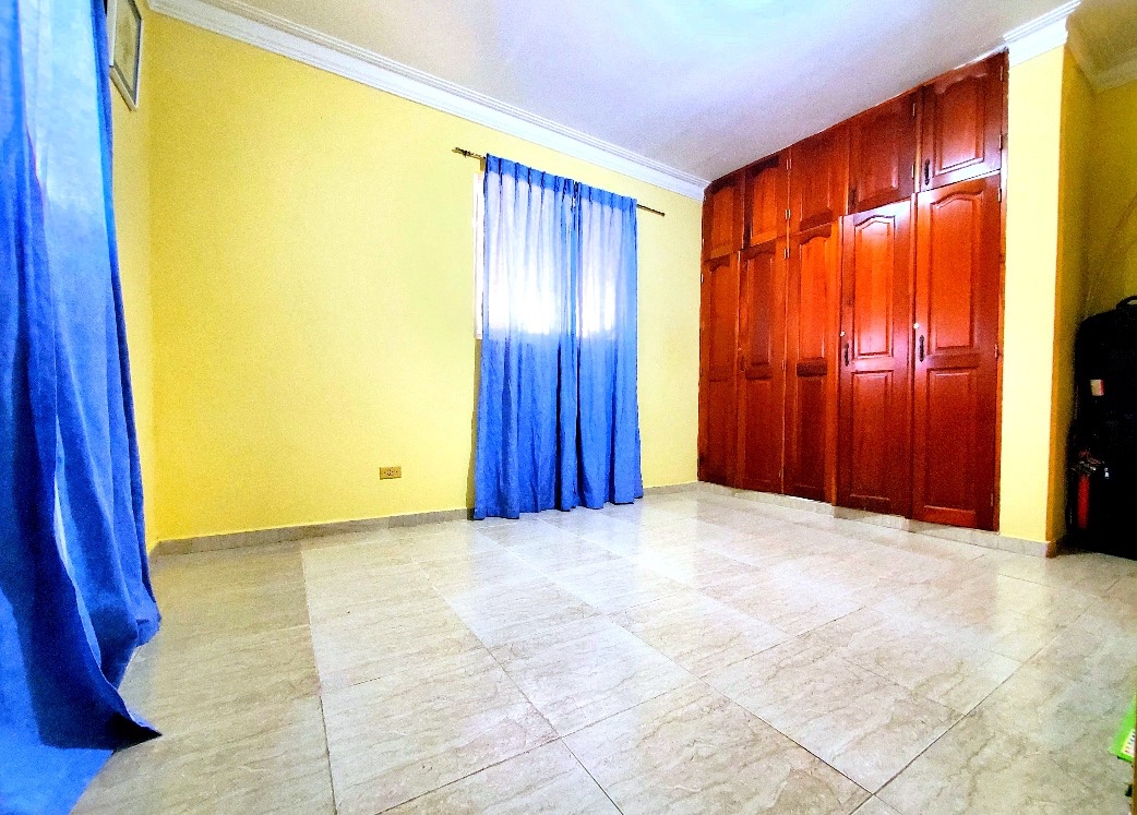 casas - Venta de casa en el mirador este de 450mts Santo Domingo  4