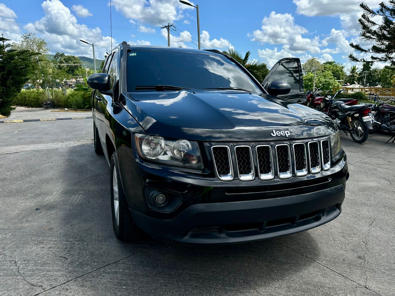 jeepetas y camionetas - Jeep Compass 2016 con dueño, nuevo. Oportunidad 1