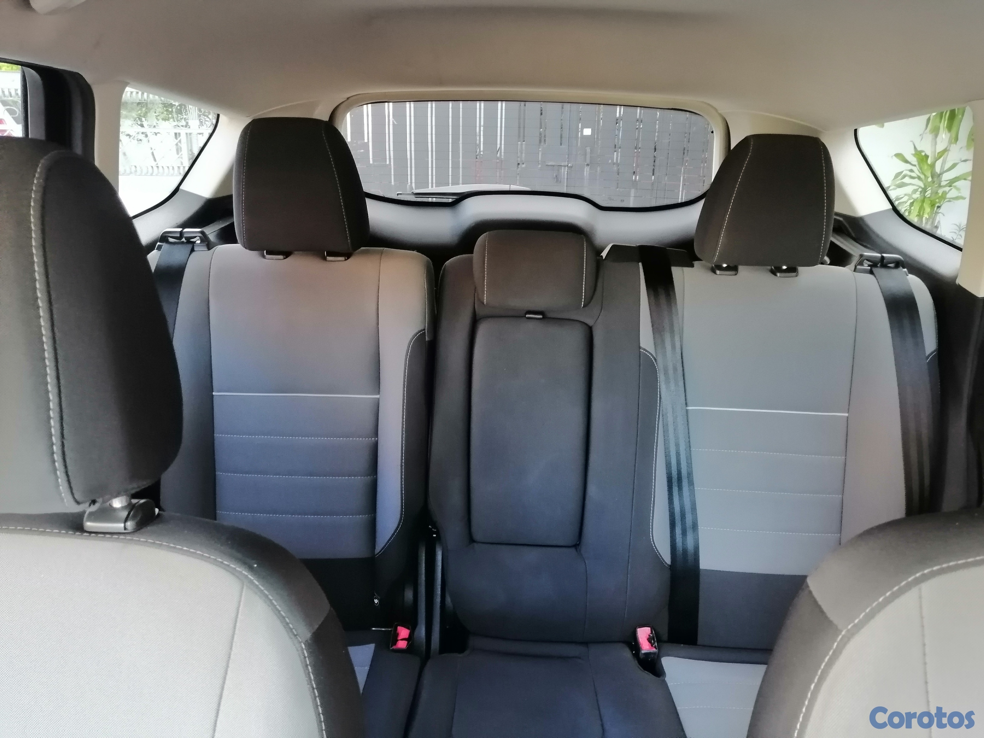 jeepetas y camionetas - Ford Escape SE 4WD 13 Traspaso Incluidos  10
