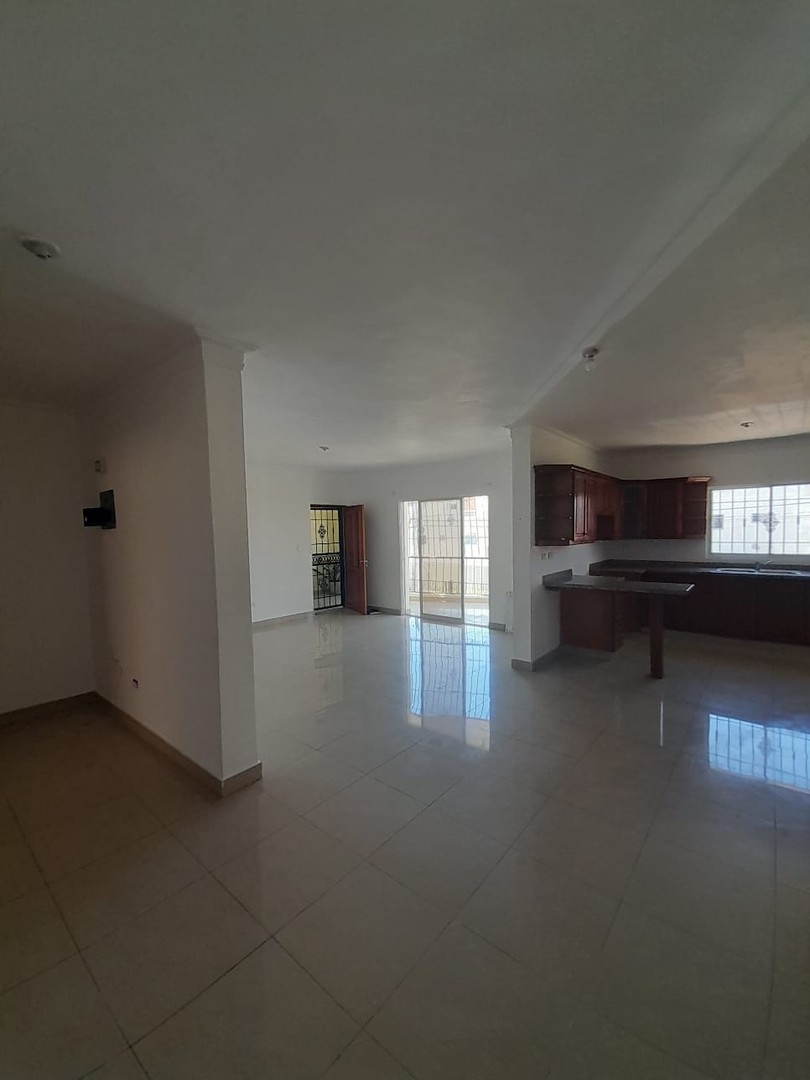 apartamentos - VENDO APARTAMENTO 2DO. NIVEL EN COLINAS DE LOS RIOS. EN RD$6,700,000.