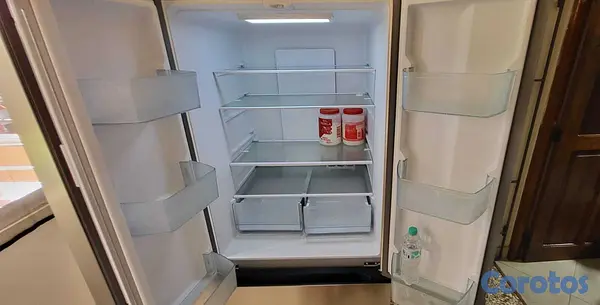 electrodomesticos - Nevera 18 pies cubicos como nueva con freezer en l 7
