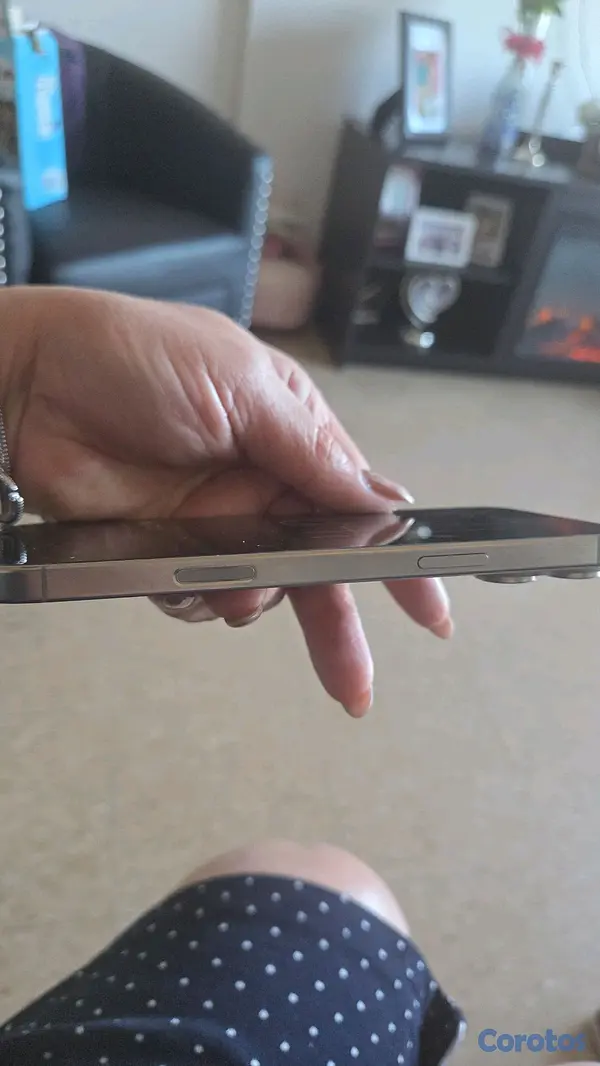 celulares y tabletas - iPhone 16 Pro max  3