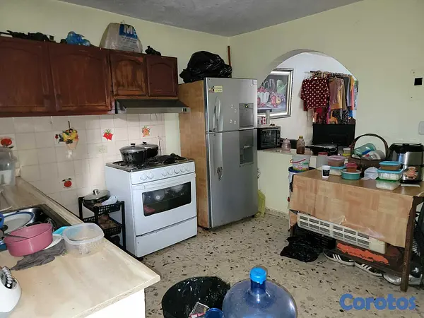 casas - VENDO CASA EN LOS TRINITARIOS, STO. DGO. ESTE: PAT 9