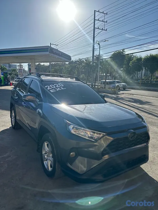 jeepetas y camionetas - Toyota RAV4 2020 XLE 5