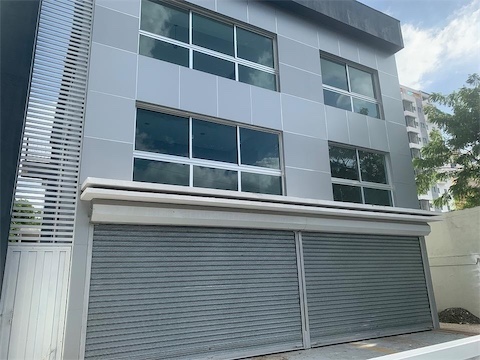 oficinas y locales comerciales - Local de tres niveles 8