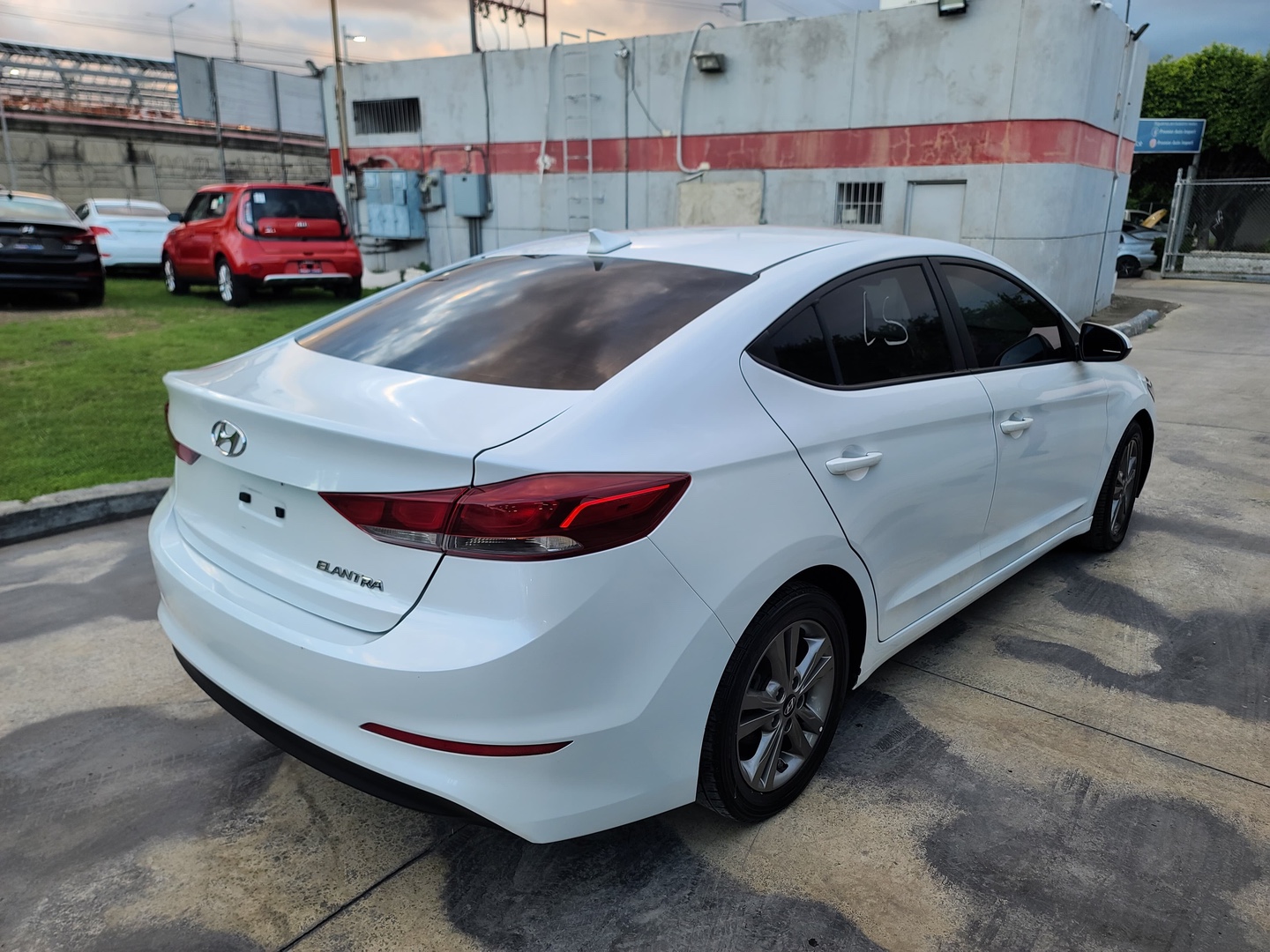carros - HYUNDAI ELANTRA 2017 Clean Carfax 4
