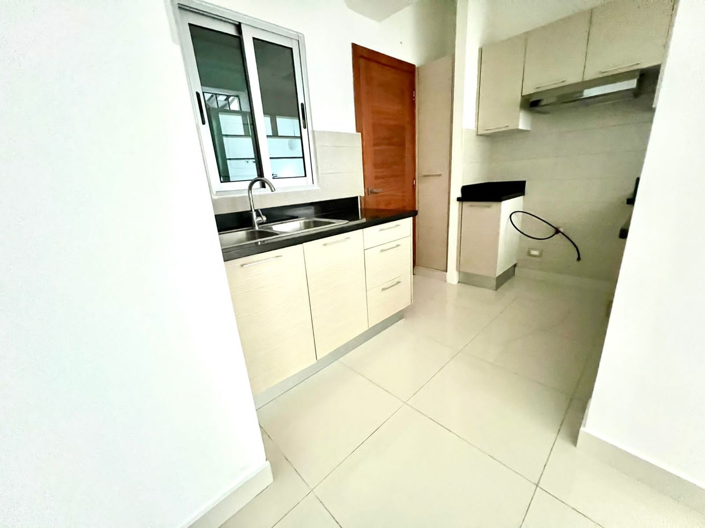apartamentos - 📍Ensanche Naco
Aquilo Apartamento Vacio en Torre Moderna
 US$1,300  4