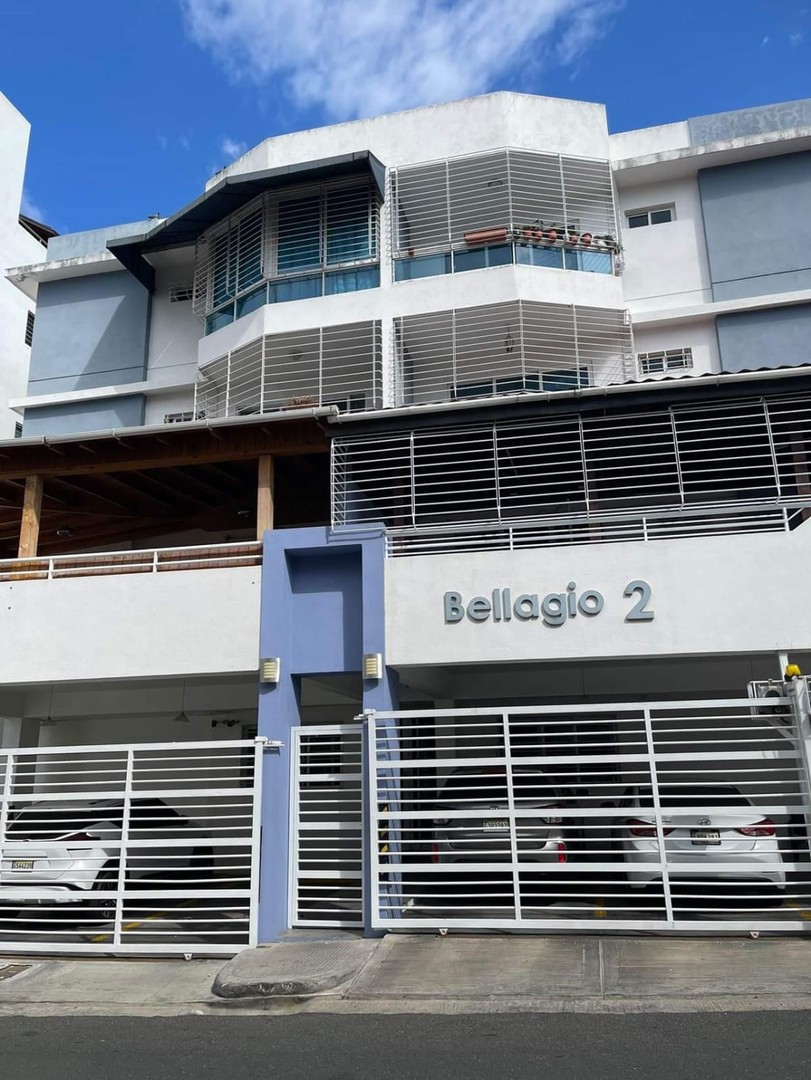 apartamentos - Alquilo Segundo Nivel con Terraza + estudio en