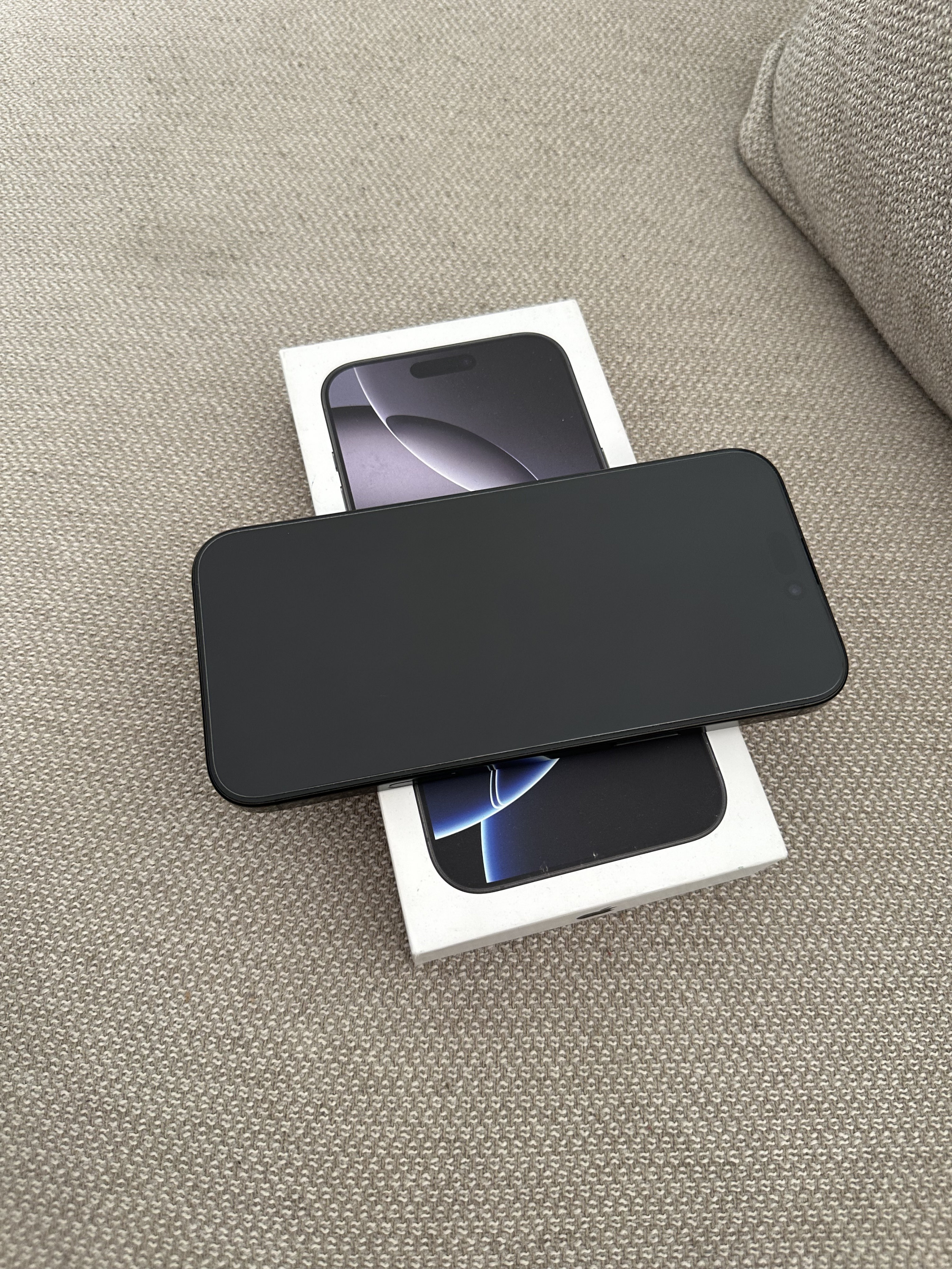celulares y tabletas - iPhone 16 pro Max. e-Sim  3