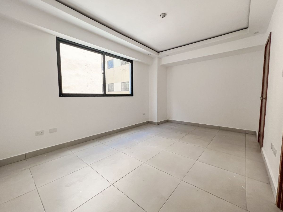 apartamentos - Alquiler de Apartamento en Evaristo Morales Vacio  6