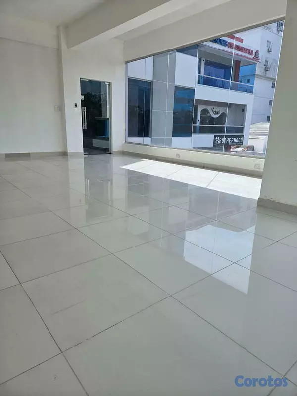oficinas y locales comerciales - Alquiler Local Mirador Sur, Santo Domingo 3