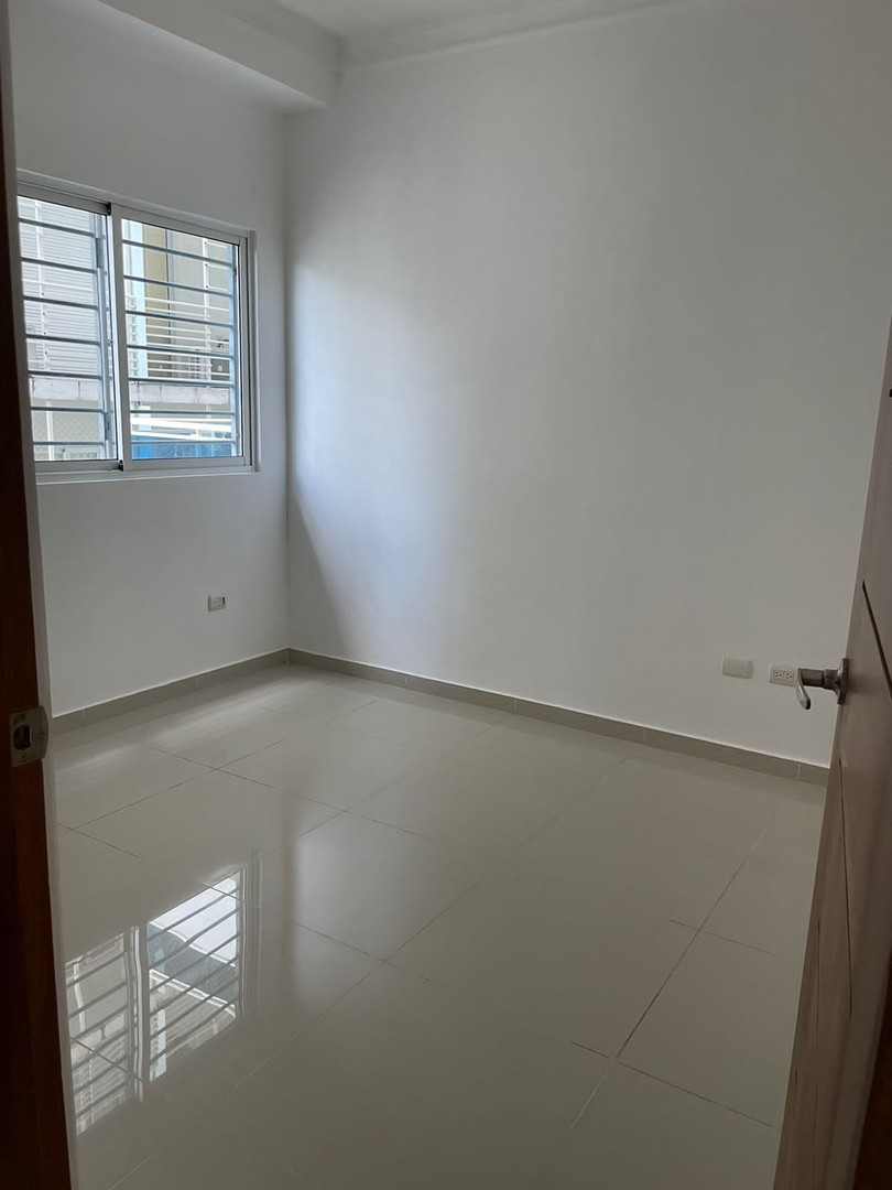 apartamentos - Alquiler apartamento en Evaristo morales 
2 habitaciones 
2 baños
sala 
cocina
 3