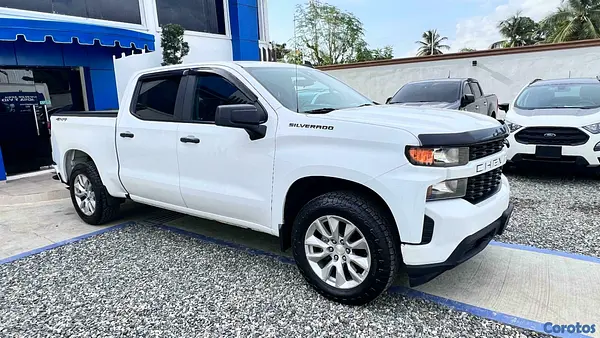 jeepetas y camionetas - CHEVROLET SILVERADO 2021 1