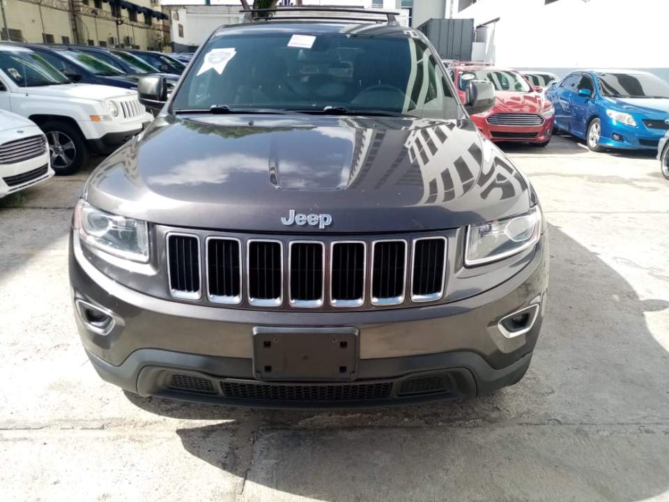 jeepetas y camionetas - Jeep Grand Cherokee Laredo 4x4 2014