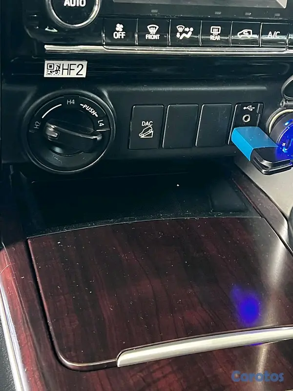 jeepetas y camionetas - Toyota fortuner 2020 8