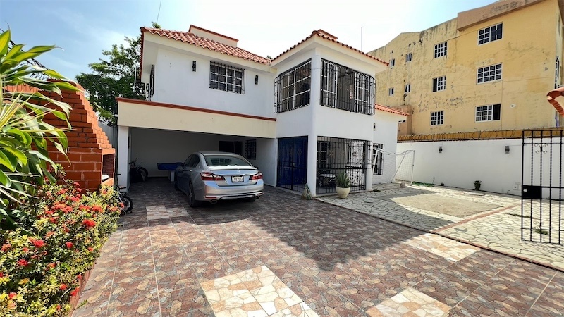 casas - Venta de casa en la autopista de san Isidro con 366mts Santo Domingo 3