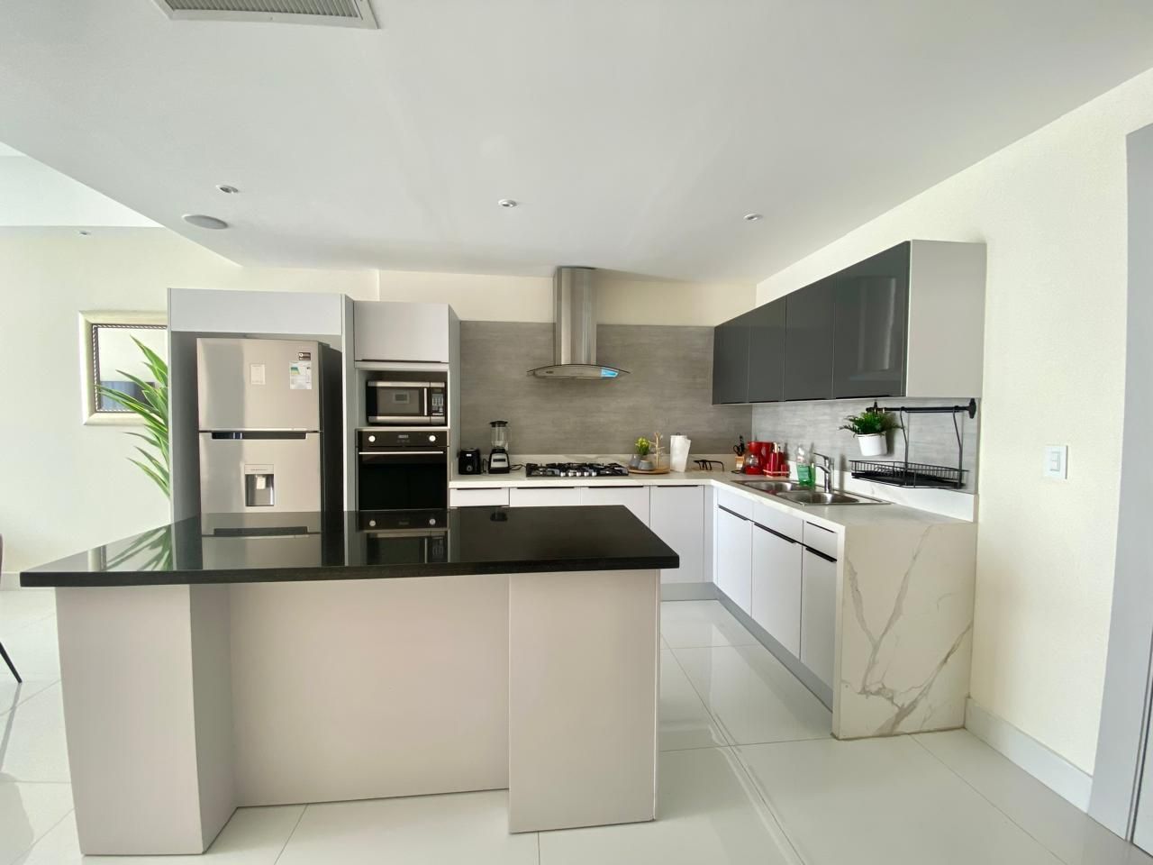 apartamentos - Alquiler Amueblado en Piantini, moderno y céntrico 4