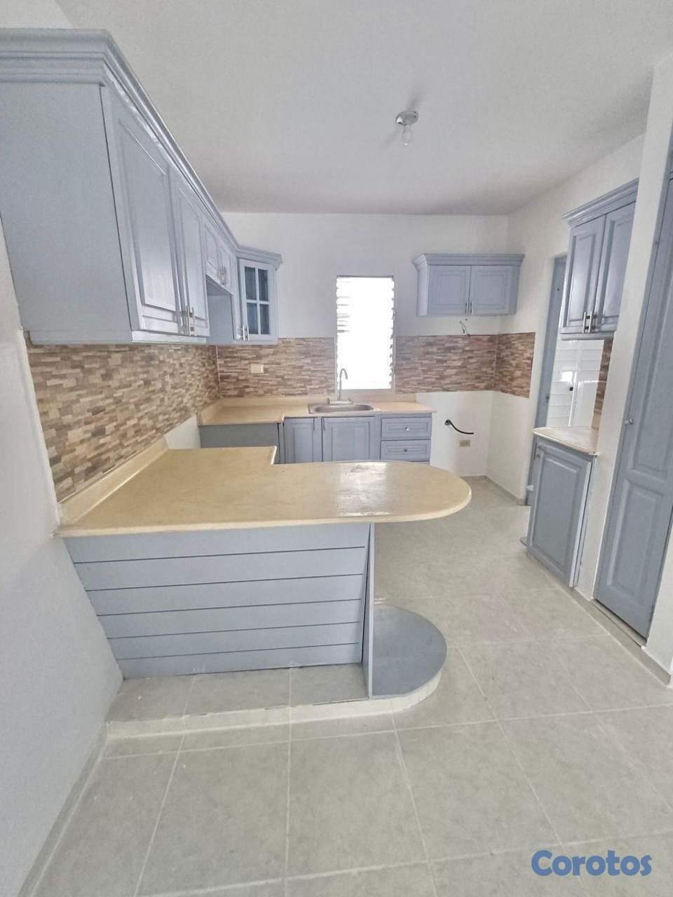 apartamentos - vendo KLM 9 indepdencia apartamento con derecho a techo dos hab más un estudio  4