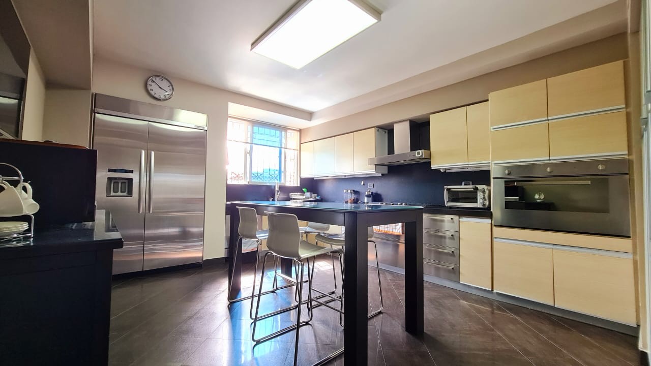 apartamentos - Ensanche NacoVenta de apartamento vacío 380 mts2/3er piso.  4