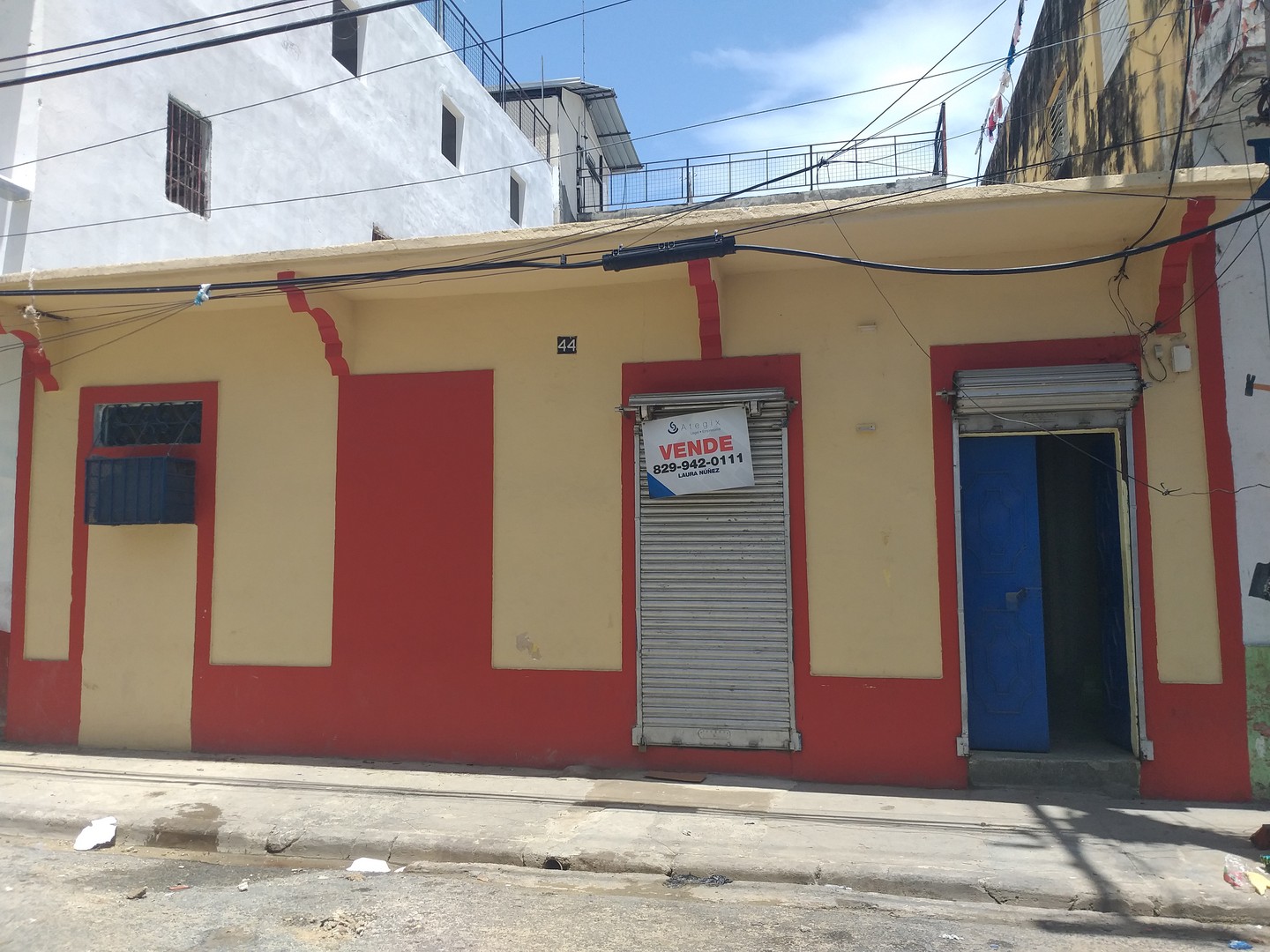 oficinas y locales comerciales - Se vende  en oportunidad Local comercial en San Carlos Santo Domingo