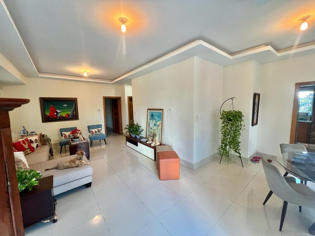 apartamentos - Naco
Vendo 2da con terraza, excelente ubicación y distribución con 162 metros.