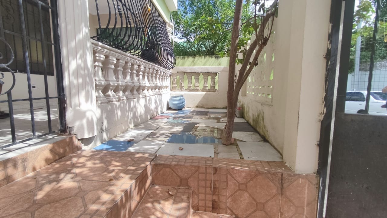 casas - Casa con 4 niveles, Charles de Gaulle (J.E)  6