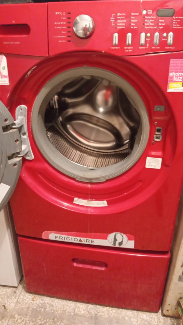 electrodomesticos - lavadora LG roja 