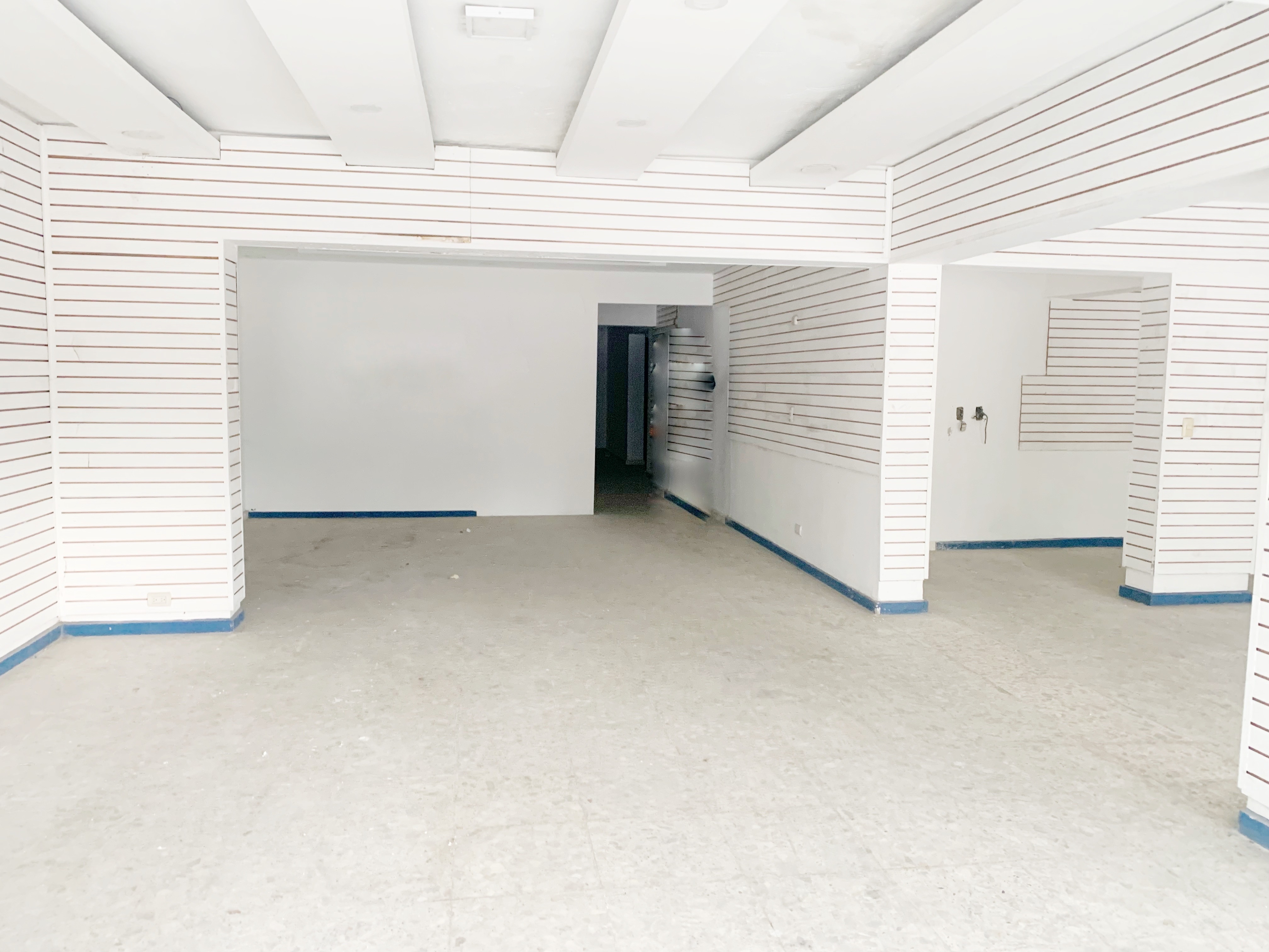 oficinas y locales comerciales - Local en primer nivel 5